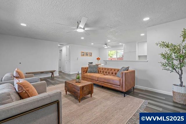 611 NE Bockes Lp, Sheridan, OR 97378