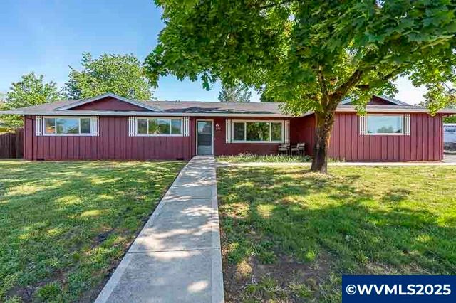 611 NE Bockes Lp, Sheridan, OR 97378