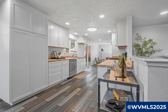 611 NE Bockes Lp, Sheridan, OR 97378