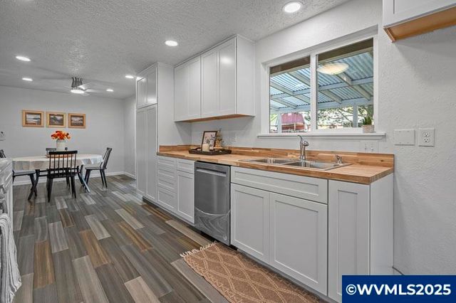 611 NE Bockes Lp, Sheridan, OR 97378