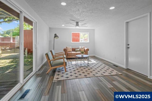 611 NE Bockes Lp, Sheridan, OR 97378