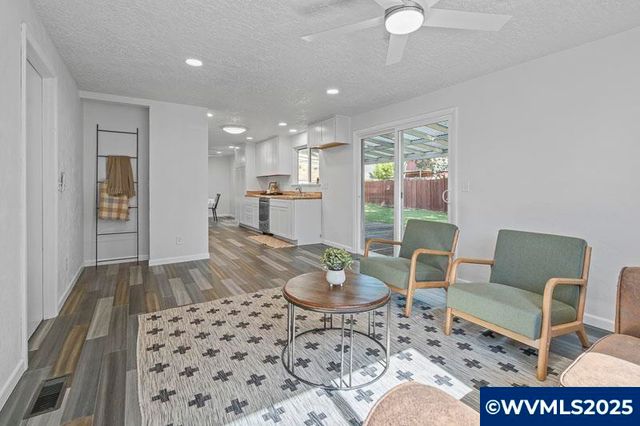 611 NE Bockes Lp, Sheridan, OR 97378