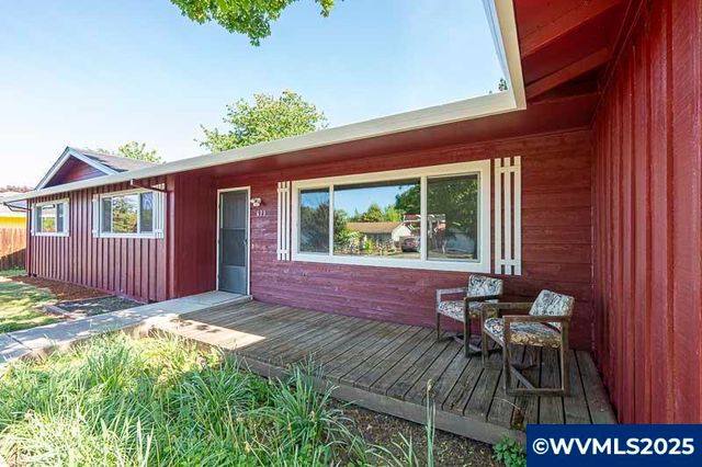 611 NE Bockes Lp, Sheridan, OR 97378