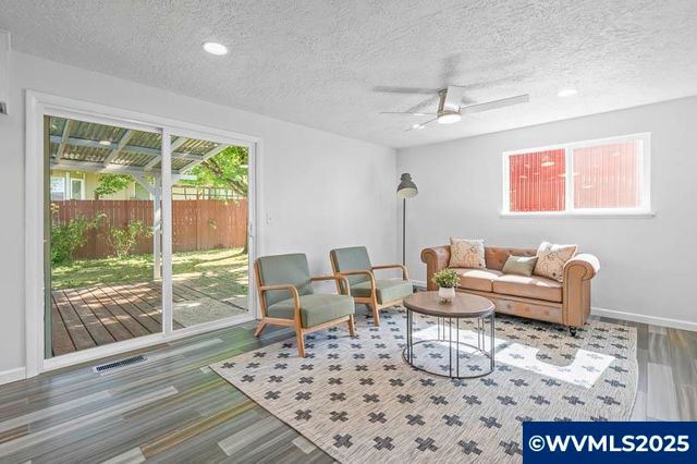 611 NE Bockes Lp, Sheridan, OR 97378