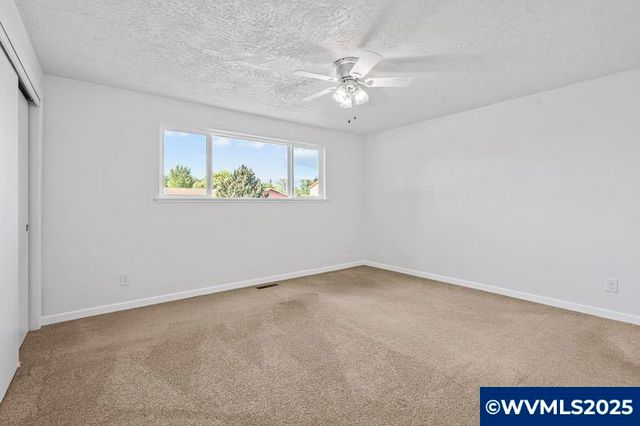 611 NE Bockes Lp, Sheridan, OR 97378