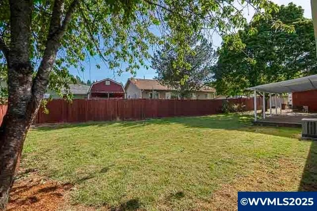 611 NE Bockes Lp, Sheridan, OR 97378