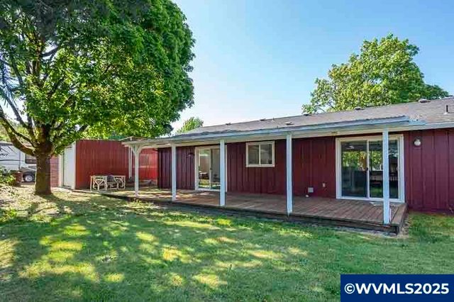 611 NE Bockes Lp, Sheridan, OR 97378