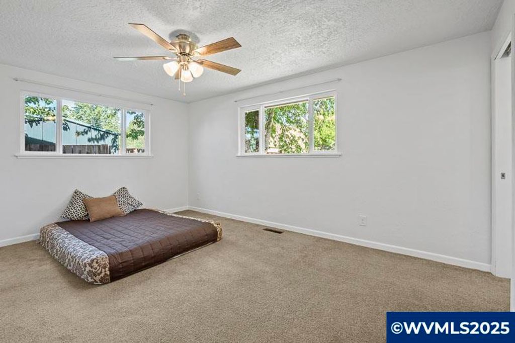 Image 36 of property listing at 611 NE Bockes Lp, Sheridan, OR 97378