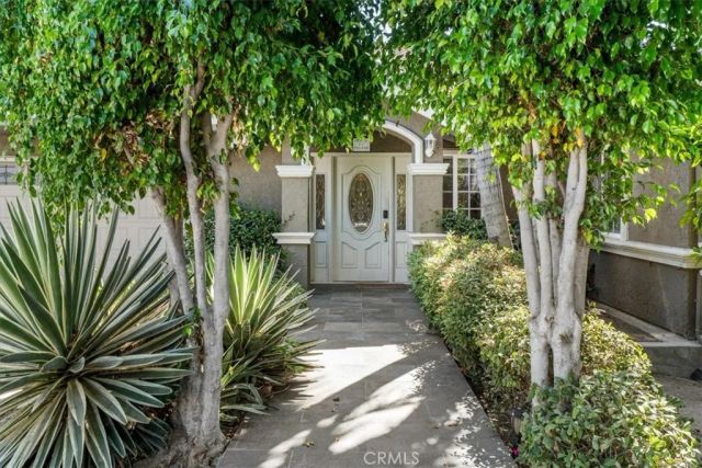 6924 Gaviota Avenue, Van Nuys, CA 91406