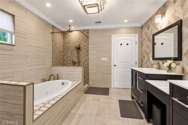 6924 Gaviota Avenue, Van Nuys, CA 91406