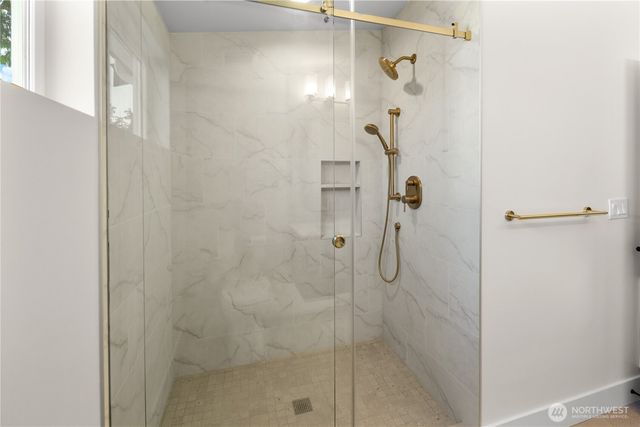 615 18th Avenue E, Seattle, WA 98112