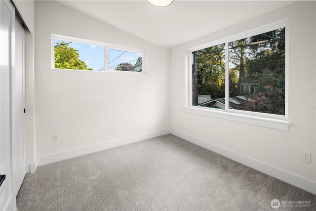 615 18th Avenue E, Seattle, WA 98112