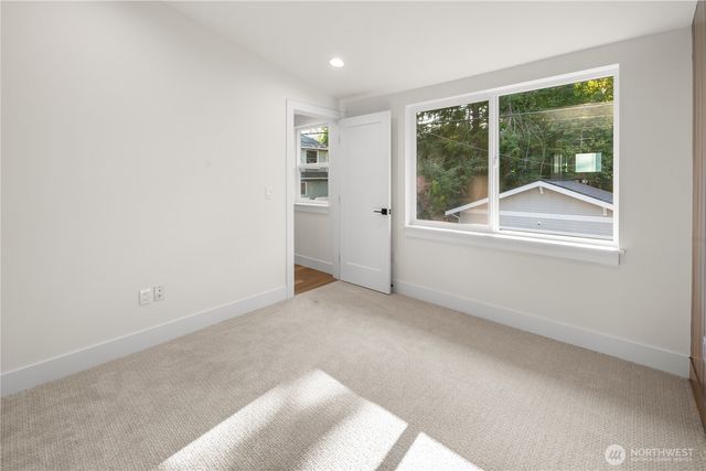 615 18th Avenue E, Seattle, WA 98112