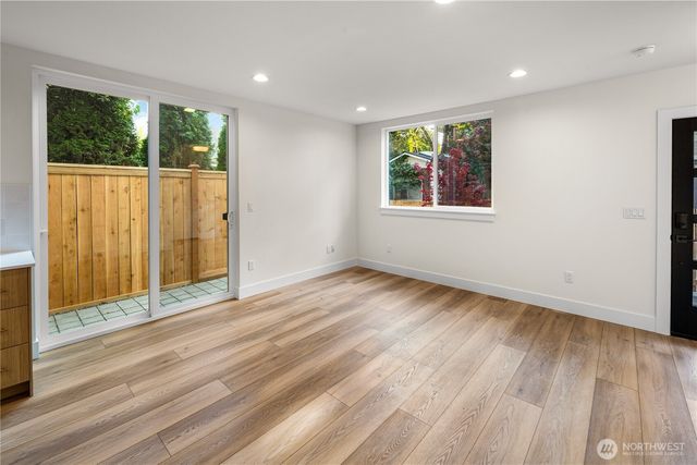 615 18th Avenue E, Seattle, WA 98112