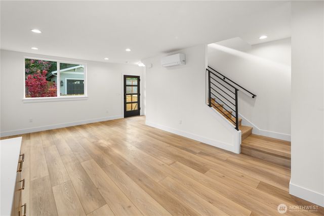 615 18th Avenue E, Seattle, WA 98112