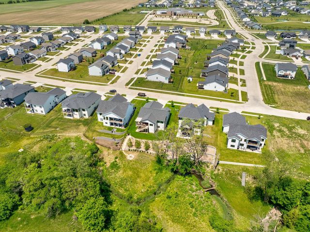 1010 Harrington Way, Waukee, IA 50263
