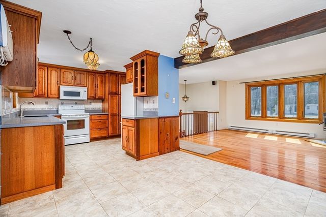 65 Gordon Street, Leominster, MA 01453