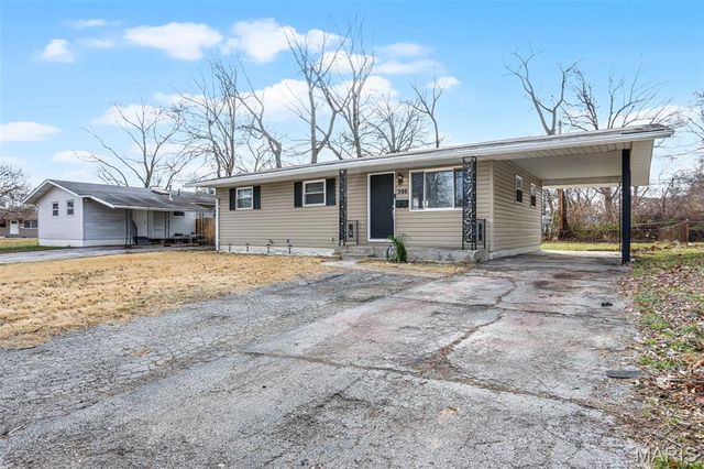 506 Dornoch Drive, St Louis, MO 63137