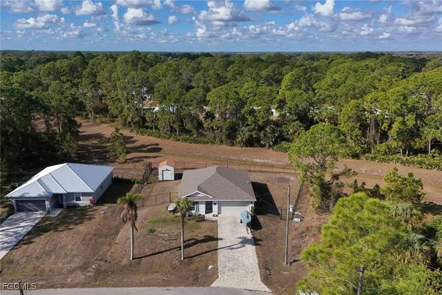 8015 Sandalwood CIR, Labelle, FL 33935