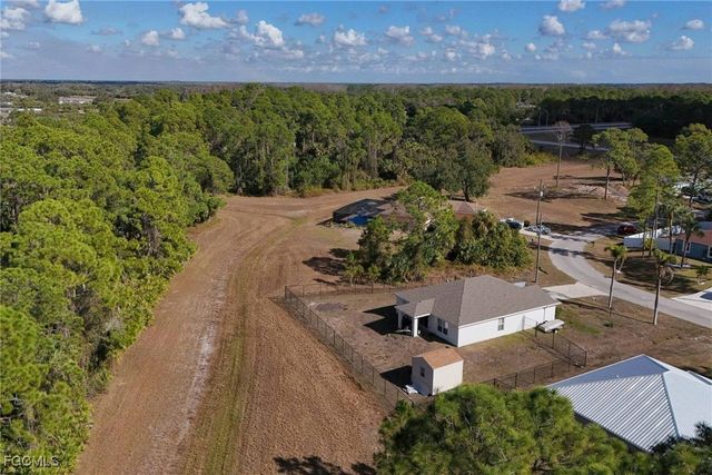 8015 Sandalwood CIR, Labelle, FL 33935