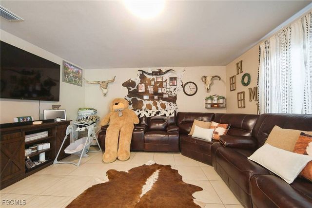 8015 Sandalwood CIR, Labelle, FL 33935