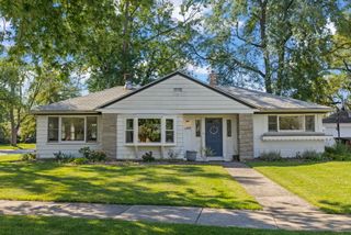 2441 Spruce Road, Homewood, IL 60430