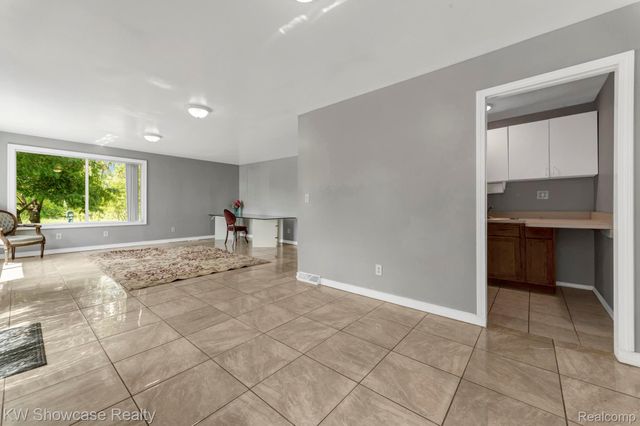 7969 Richardson Road, West Bloomfield Charter Township, MI 48323