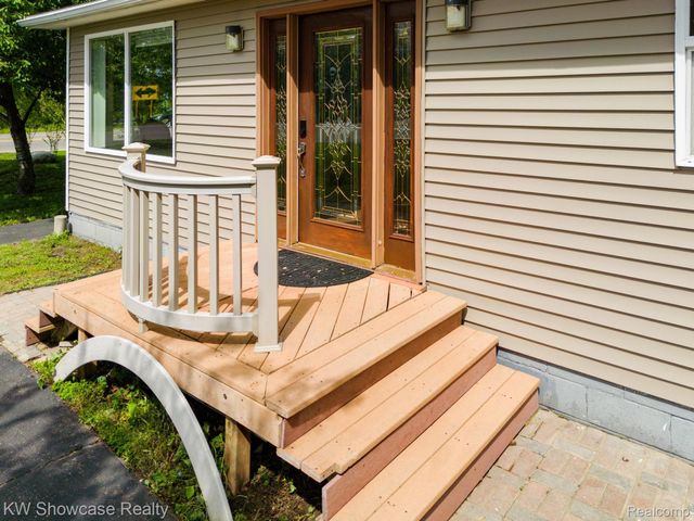 7969 Richardson Road, West Bloomfield Charter Township, MI 48323