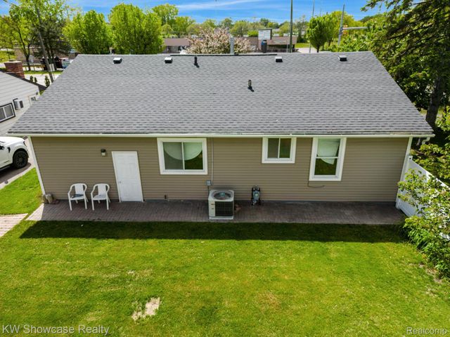 7969 Richardson Road, West Bloomfield Charter Township, MI 48323