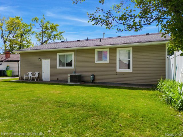 7969 Richardson Road, West Bloomfield Charter Township, MI 48323