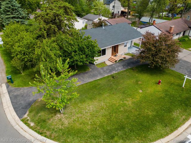 7969 Richardson Road, West Bloomfield Charter Township, MI 48323