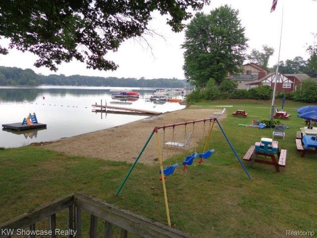 7969 Richardson Road, West Bloomfield Charter Township, MI 48323