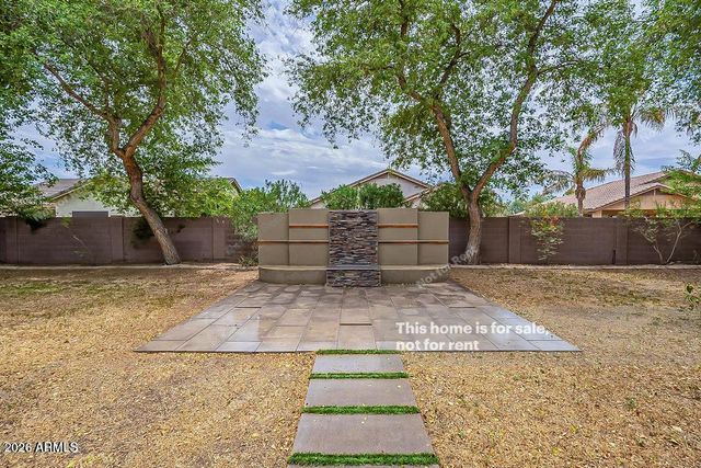2331 E BELLERIVE Place, Chandler, AZ 85249