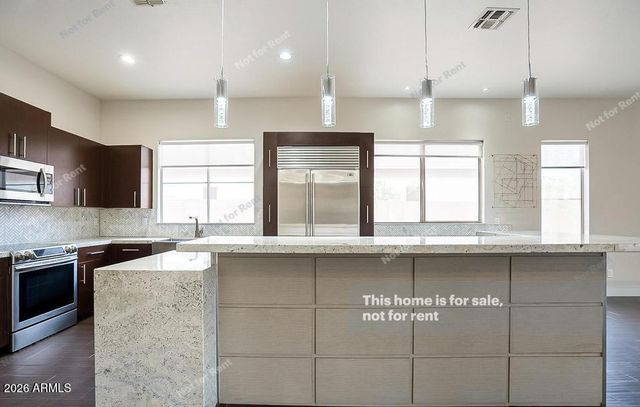 2331 E BELLERIVE Place, Chandler, AZ 85249