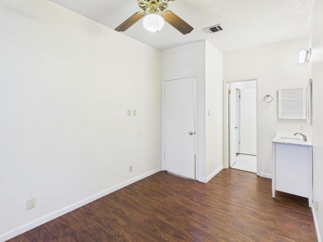 2905 Swisher ST 207, Austin, TX 78705