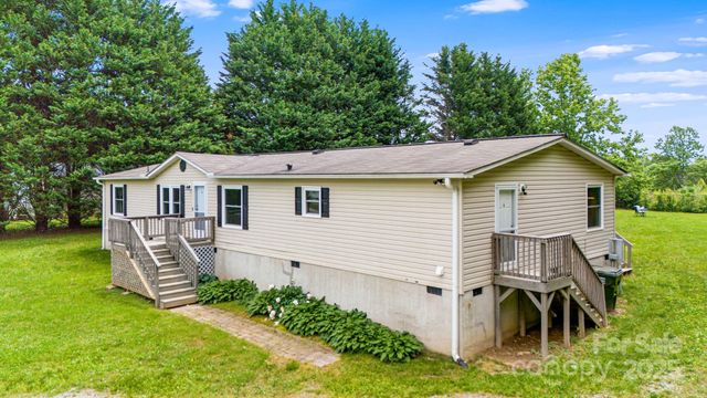 37 Bittersweet Drive, Hendersonville, NC 28792