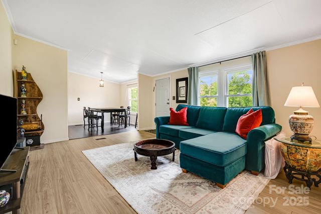 37 Bittersweet Drive, Hendersonville, NC 28792