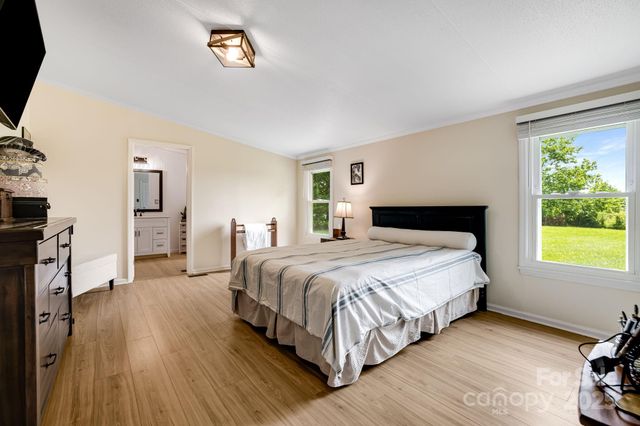 37 Bittersweet Drive, Hendersonville, NC 28792