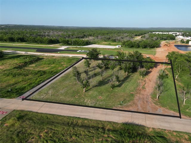 7025 Gulfstream Drive, Granbury, TX 76049