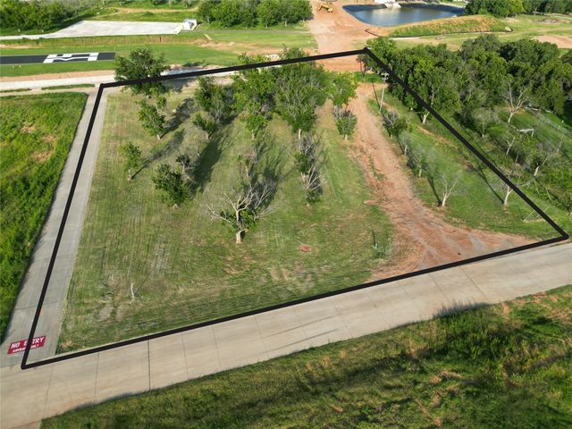 7025 Gulfstream Drive, Granbury, TX 76049