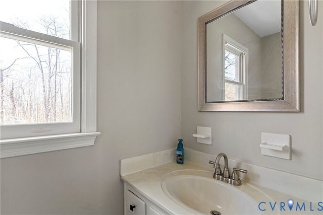 14205 Sonnenburg Dr, Chester, VA 23831