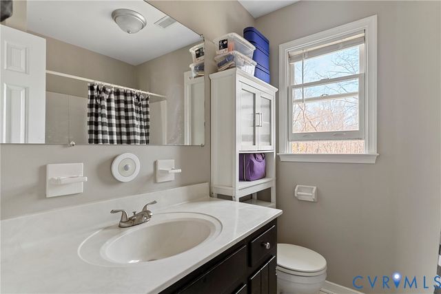 14205 Sonnenburg Dr, Chester, VA 23831