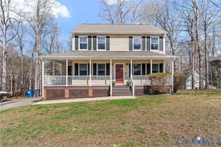 14205 Sonnenburg Dr, Chester, VA 23831