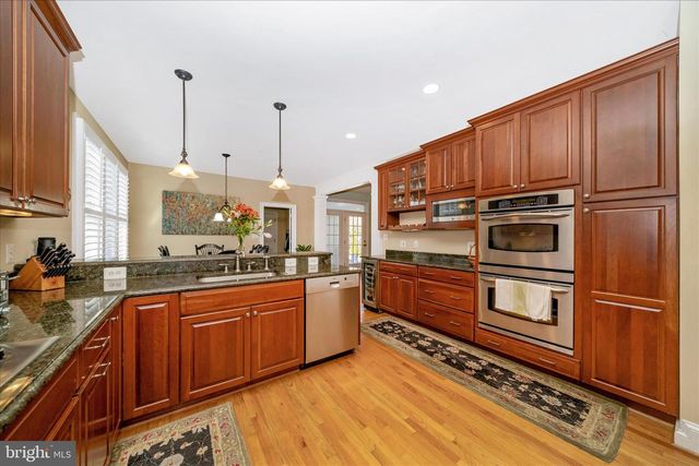 5715 LONE OAK DR, Bethesda, MD 20814