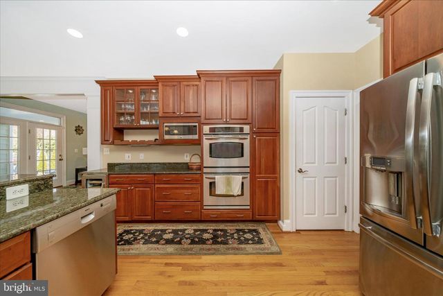 5715 LONE OAK DR, Bethesda, MD 20814