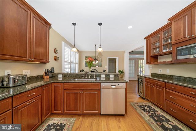 5715 LONE OAK DR, Bethesda, MD 20814