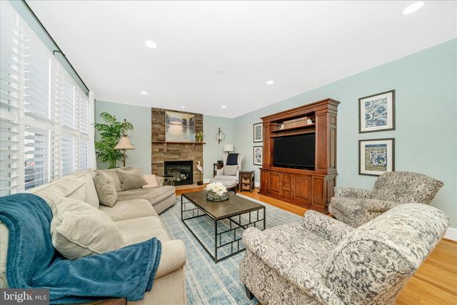 5715 LONE OAK DR, Bethesda, MD 20814