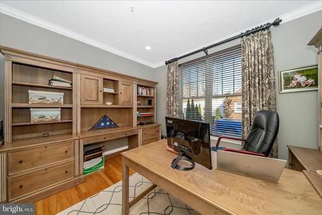 5715 LONE OAK DR, Bethesda, MD 20814