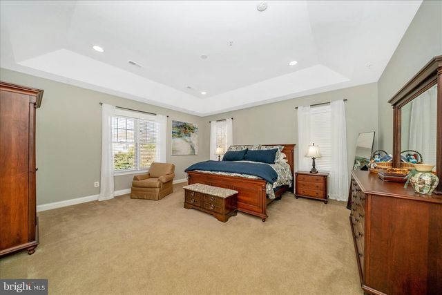 5715 LONE OAK DR, Bethesda, MD 20814