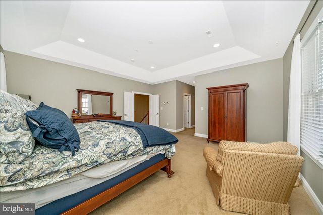 5715 LONE OAK DR, Bethesda, MD 20814